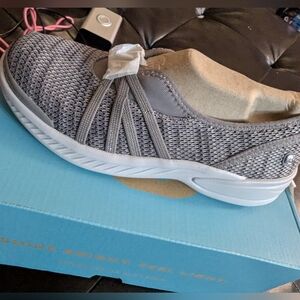 BZees Women's, Niche Slip-On